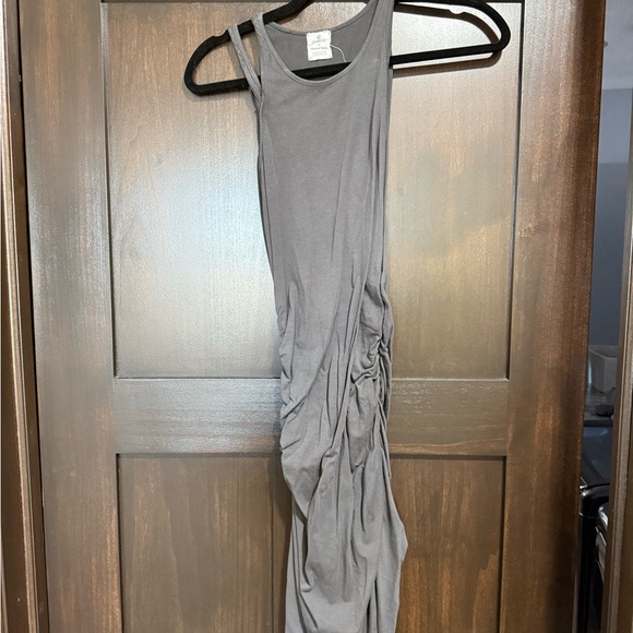 Chic Gray Ruched Midi Dress - Picture 3 of 3